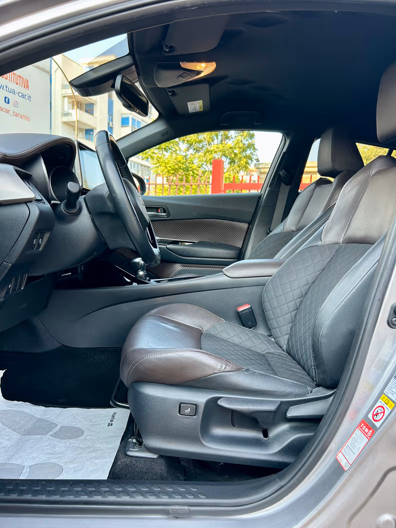 Toyota C-HR - 16