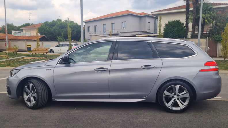 Peugeot 308 - 8