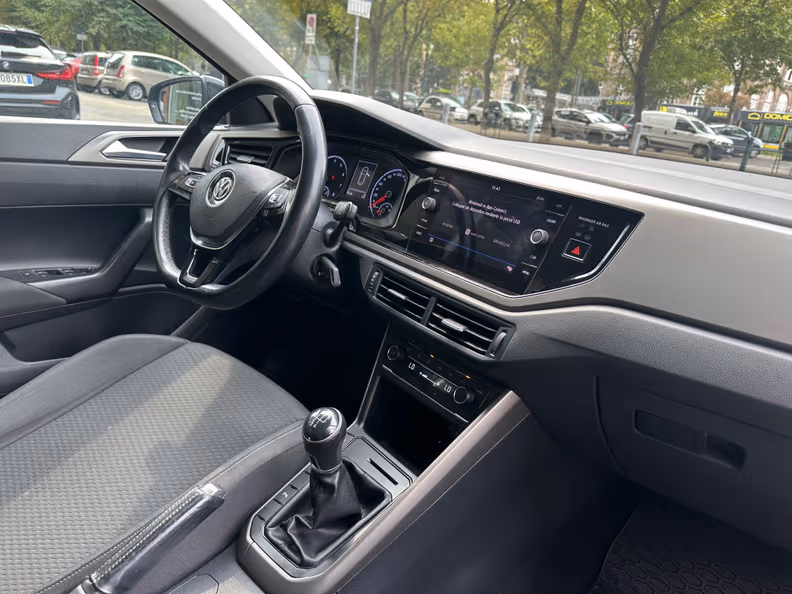 Volkswagen Polo - 8
