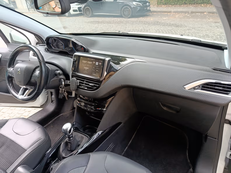 Peugeot 2008 - 24