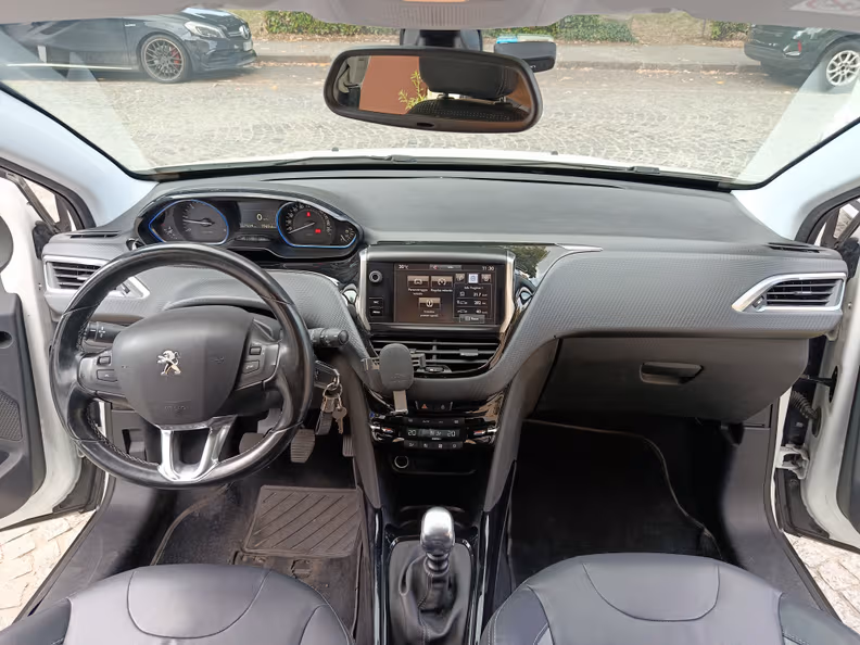 Peugeot 2008 - 31