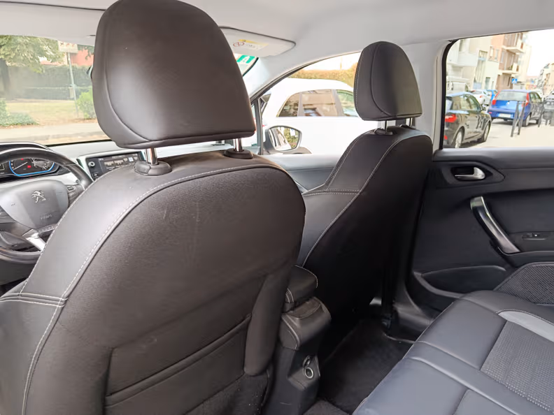 Peugeot 2008 - 21