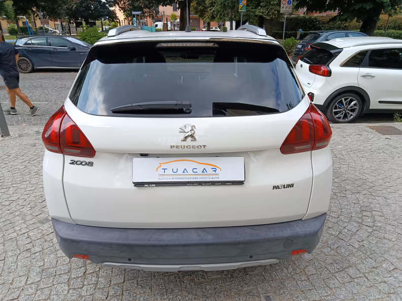 Peugeot 2008 - 6