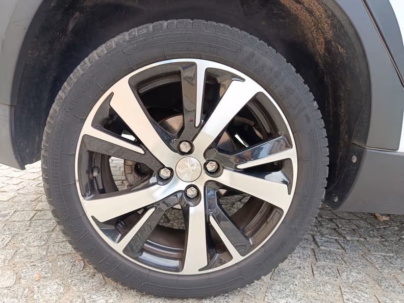 Peugeot 2008 - 43
