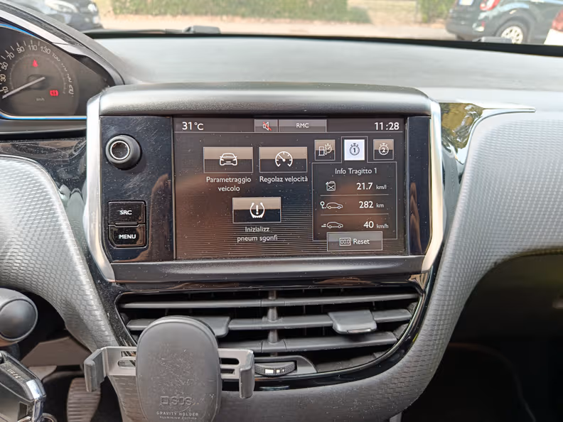 Peugeot 2008 - 15