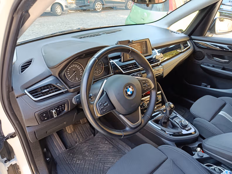 BMW 2 series - 12