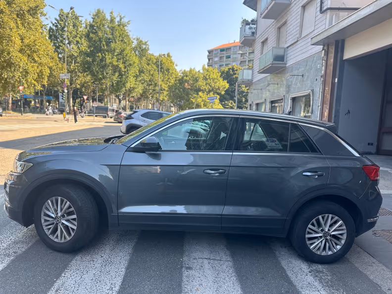 Volkswagen T-ROC - 8