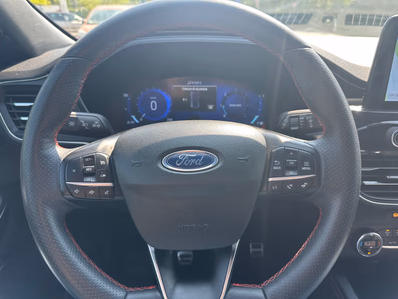 Ford Kuga - 12