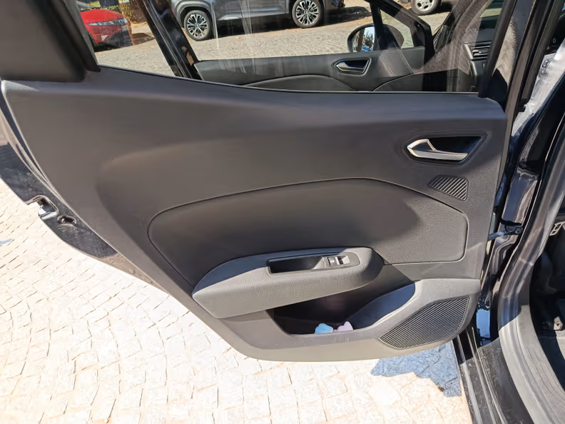 Renault Clio - 32