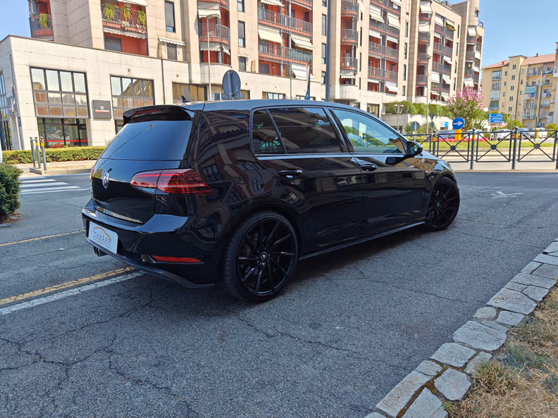 Volkswagen Golf - 4