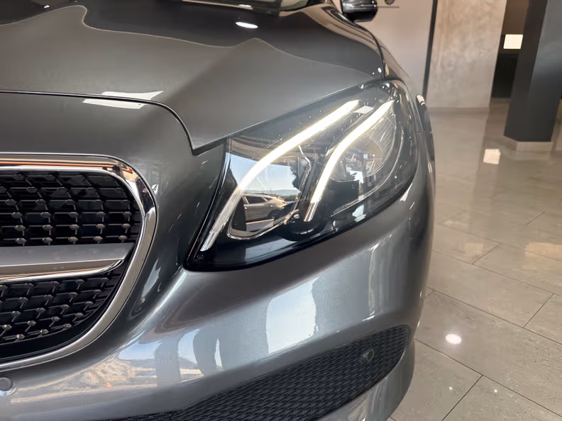 Mercedes-Benz E-Class - 18