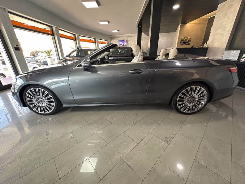 Mercedes-Benz E-Class - 2