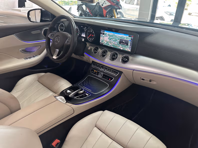 Mercedes-Benz E-Class - 12