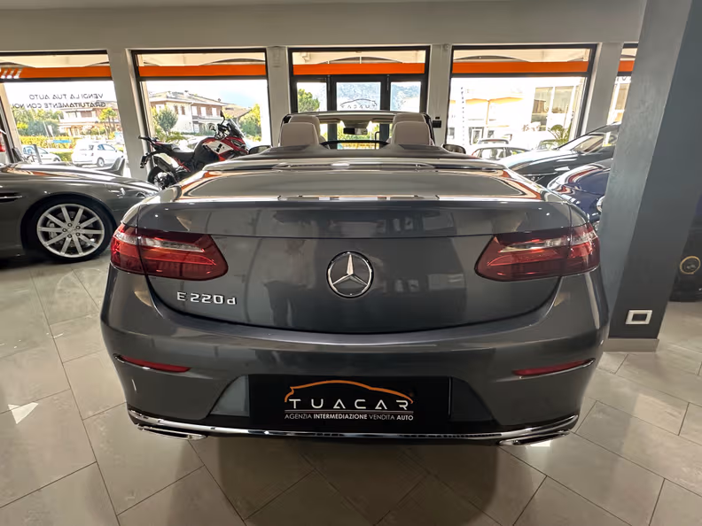 Mercedes-Benz E-Class - 4
