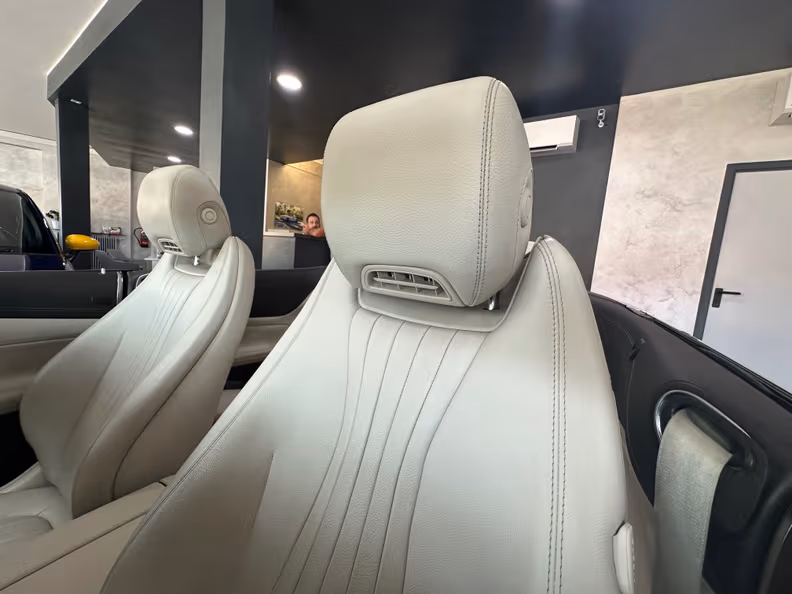 Mercedes-Benz E-Class - 19