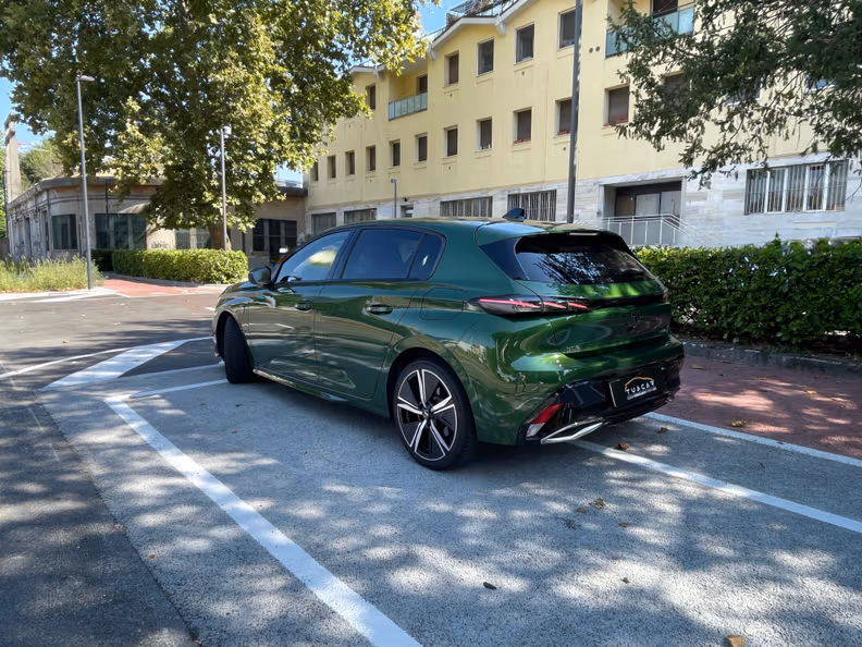 Peugeot 308 - 8