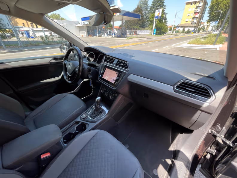 Volkswagen Tiguan - 23