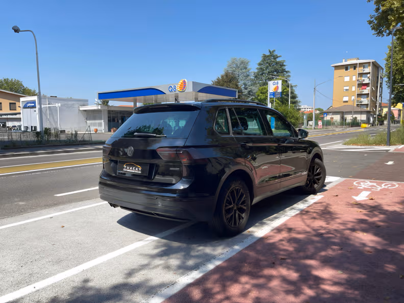 Volkswagen Tiguan - 5