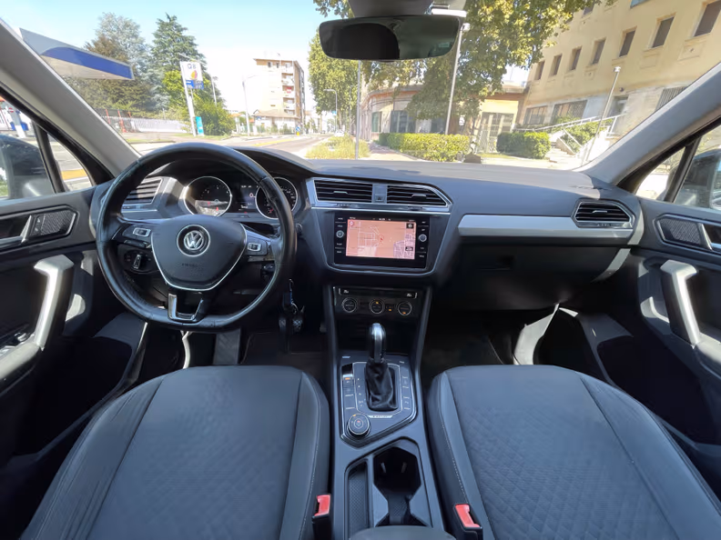 Volkswagen Tiguan - 14