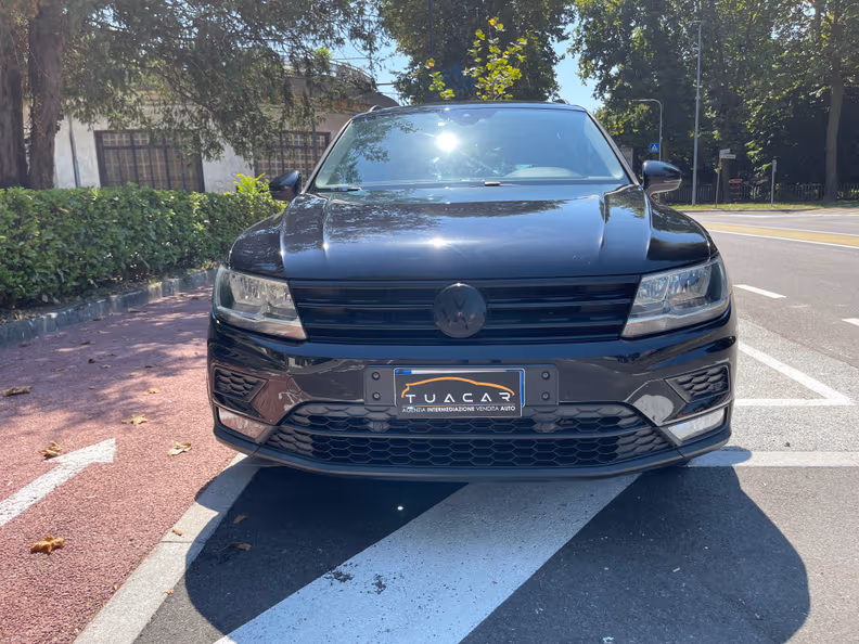 Volkswagen Tiguan - 2