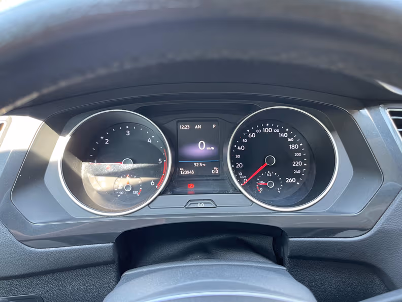 Volkswagen Tiguan - 12