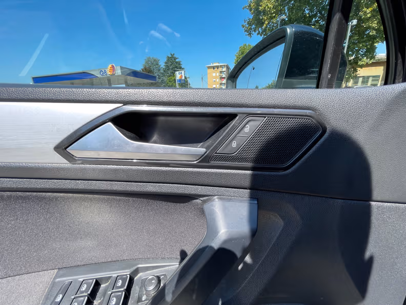 Volkswagen Tiguan - 36