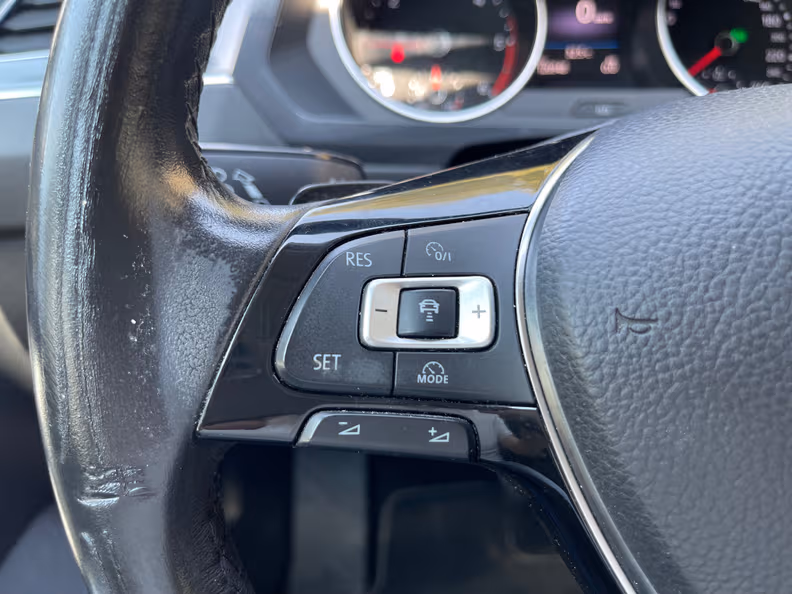 Volkswagen Tiguan - 17