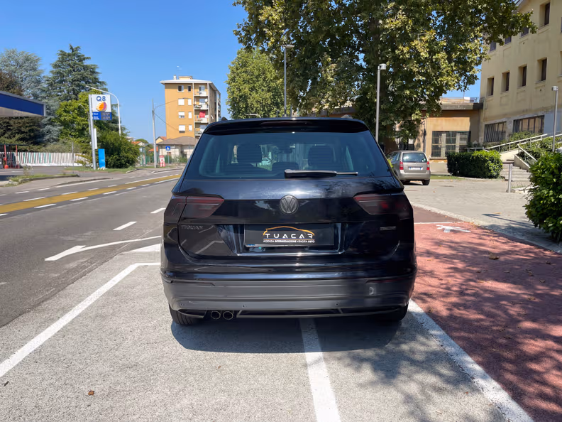 Volkswagen Tiguan - 6