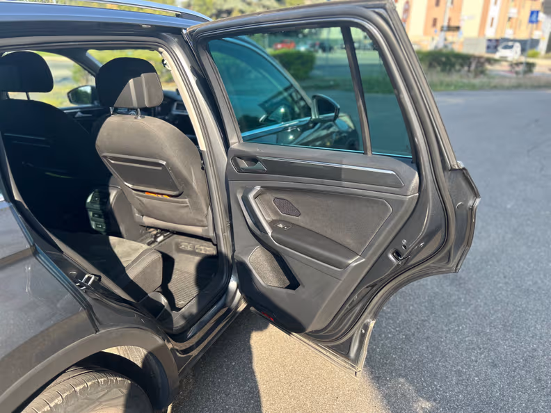 Volkswagen Tiguan - 22