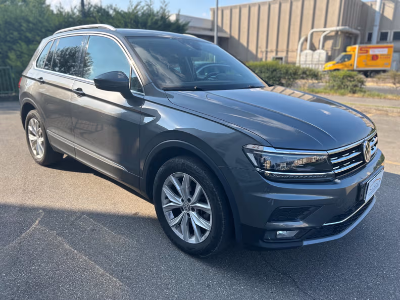 Volkswagen Tiguan - 8