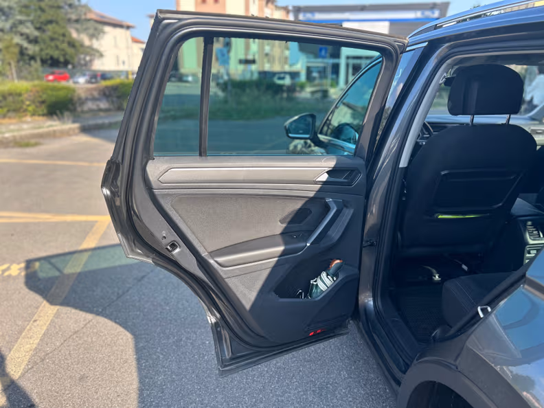 Volkswagen Tiguan - 24