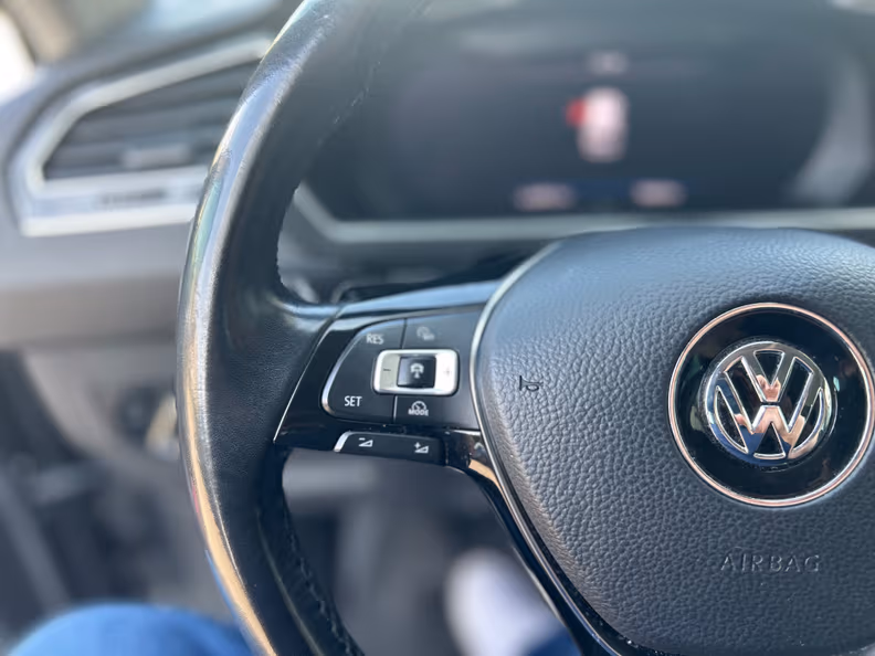 Volkswagen Tiguan - 16