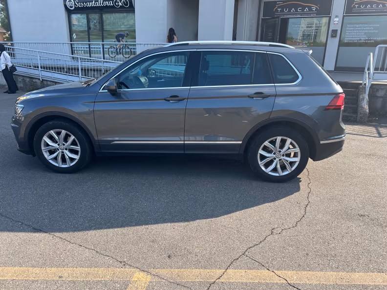 Volkswagen Tiguan - 2