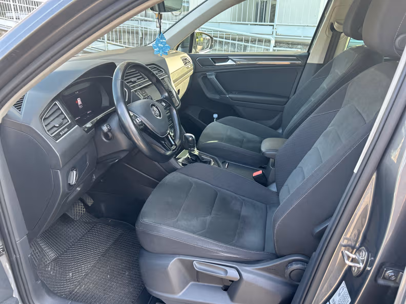 Volkswagen Tiguan - 13
