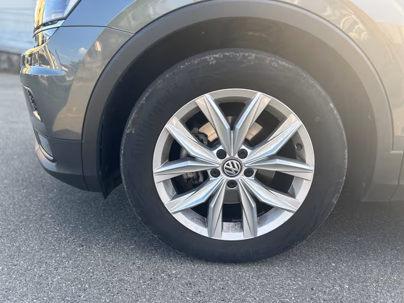 Volkswagen Tiguan - 9