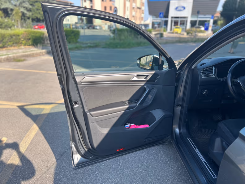 Volkswagen Tiguan - 12