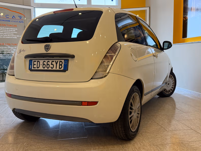 Lancia Ypsilon - 8