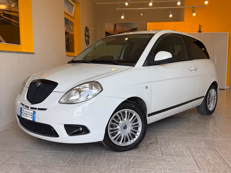 Lancia Ypsilon - 2