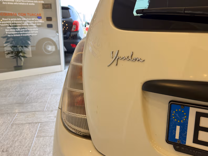 Lancia Ypsilon - 11