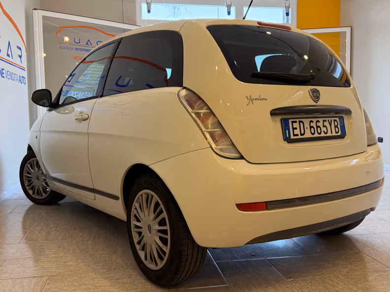 Lancia Ypsilon - 6