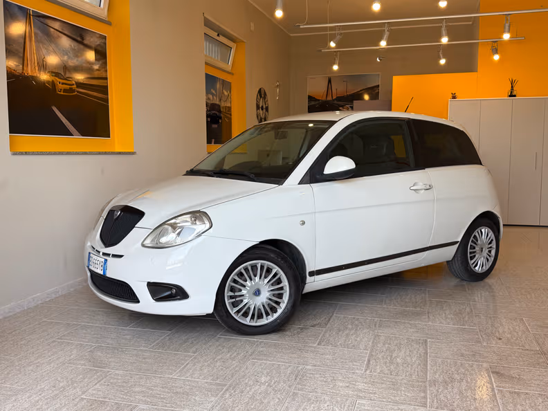 Lancia Ypsilon - 1
