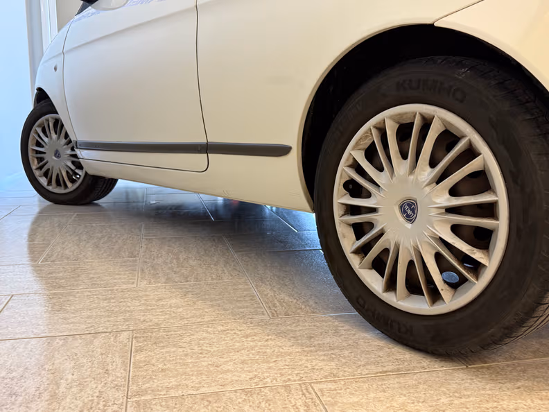 Lancia Ypsilon - 9