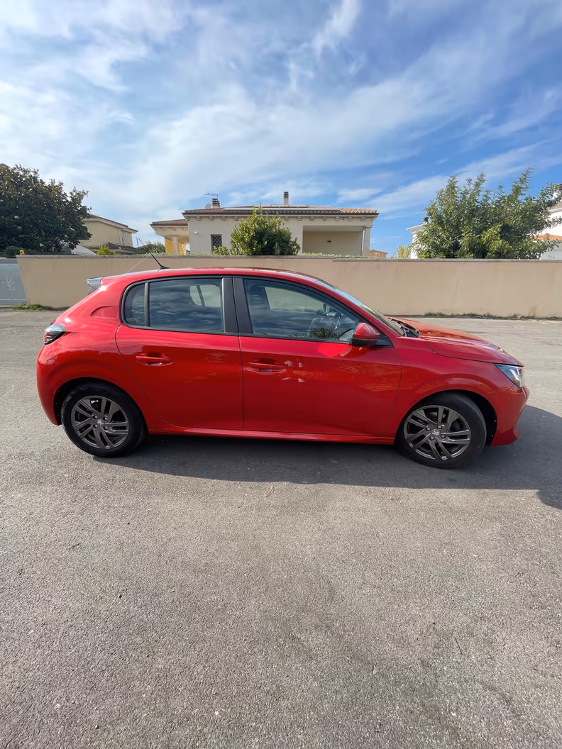 Peugeot 208 - 4