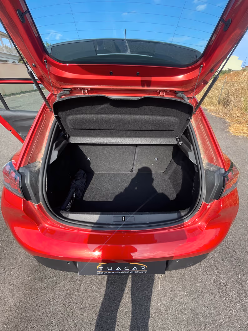 Peugeot 208 - 26