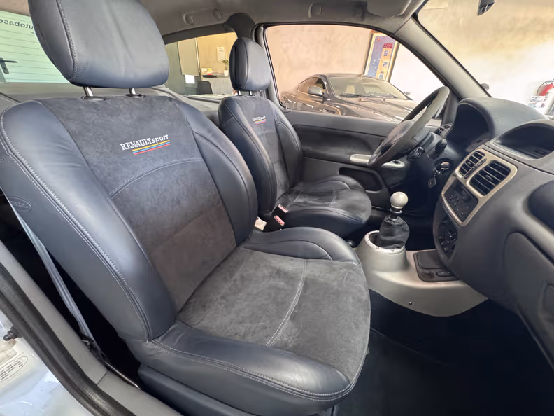 Renault Clio - 16