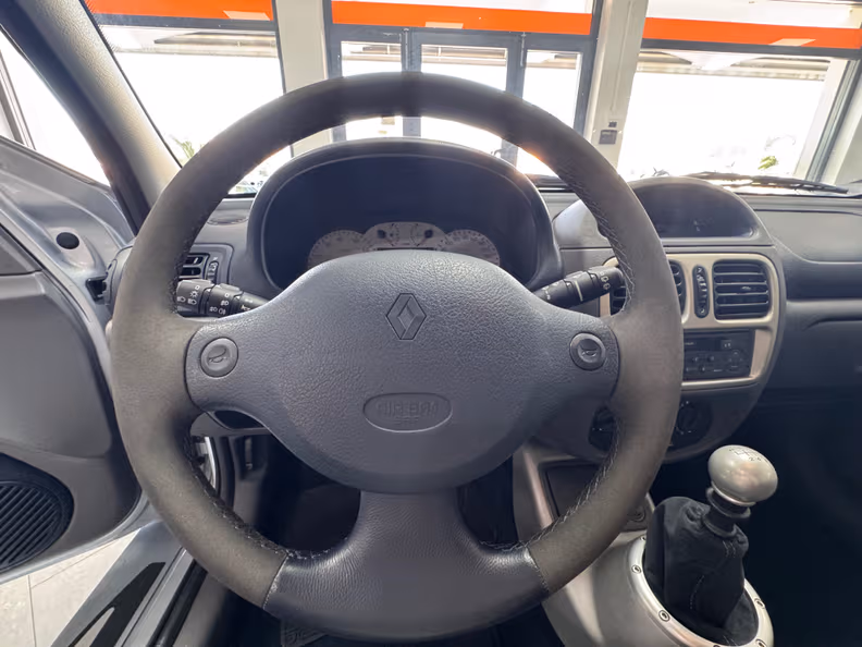 Renault Clio - 13