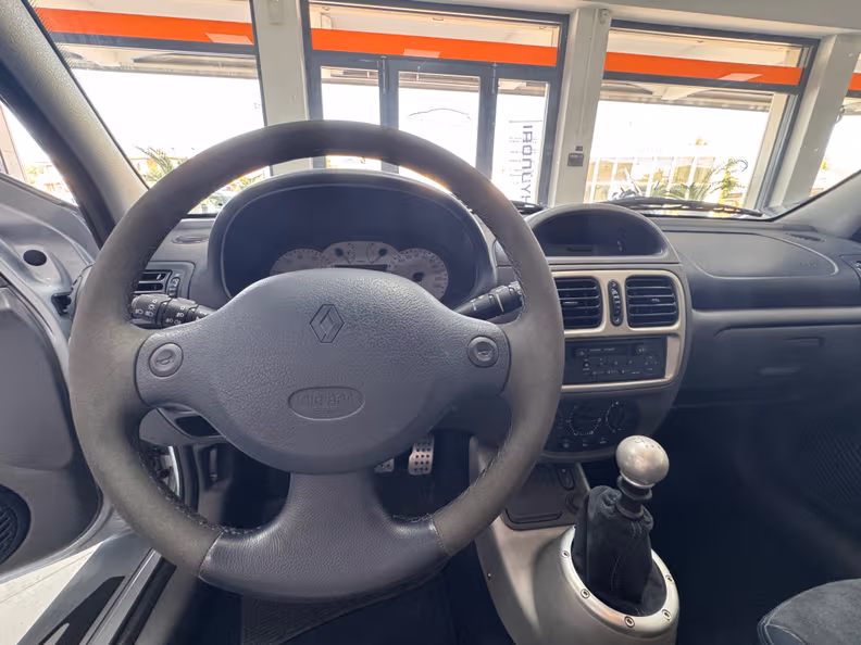 Renault Clio - 12