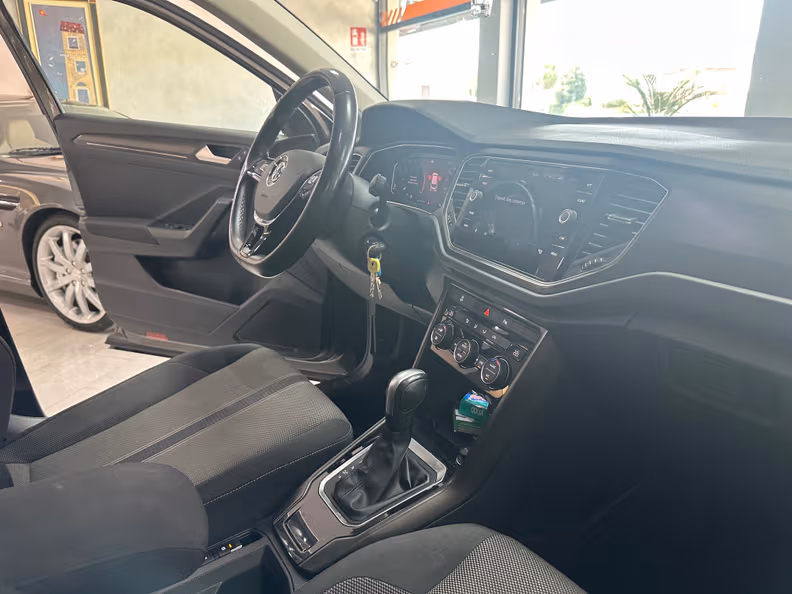 Volkswagen T-ROC - 11