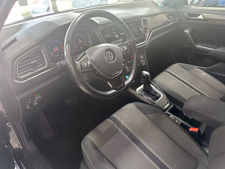 Volkswagen T-ROC - 8