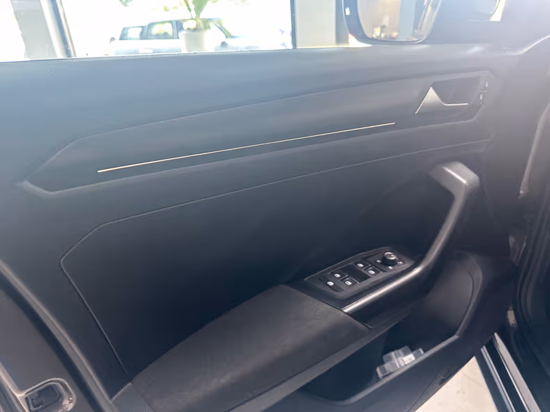 Volkswagen T-ROC - 14